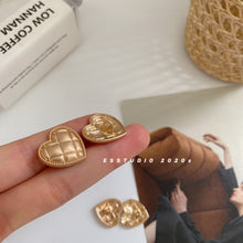 Load image into Gallery viewer, 5pcs/set Turtle Face Heart-Shaped Metal Buttons Alluvial Gold Bright Gold Heart-Shaped Hand Sewing Button Shirt Decorative Buttons