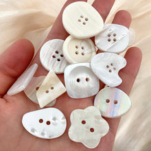 Load image into Gallery viewer, 5pcs/set irregular resin buttons, two eye triangular plum blossom shirt, skirt decoration buttons