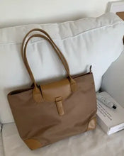 Load image into Gallery viewer, Casual Women Tote Bag Classic Large Capacity Shoulder Bag Nylon 2023 Fashion Lightweight Travel Handbag