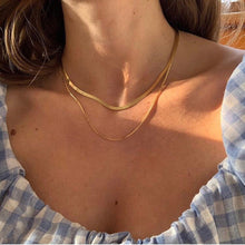 Load image into Gallery viewer, Fashion Simple Snake Chain Clavicle Choker Necklace for Women Retro Golden Chain Short Necklace Fashion Jewelry Gift