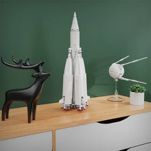 Load image into Gallery viewer, MOC Sputniked 1 of 1957 space rocket creative car bricks and S spacecraft bricks R-7 M1-1PS block toys children's gifts