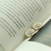Load image into Gallery viewer, 5pcs/Set Pearl Camellia Buttons Black White Metal Buttons Suit Cardigan Decorative Buckle