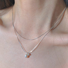 Load image into Gallery viewer, S925 Sterling Silver Simple Double Layer Twin Pearl Necklace Personalized Clavicle Chain