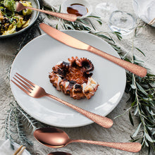 Load image into Gallery viewer, Tableware Snake Skin Hammer Handle Five-Piece Set Creative Western Food Steak Knife, Fork and Spoon Gold Stainless Steel Knife and Forks