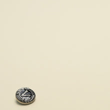 Load image into Gallery viewer, 5pcs/Set Retro Antique Style Metal Buttons Antique Silver Double-Sided Clothing Ingredients Buttons