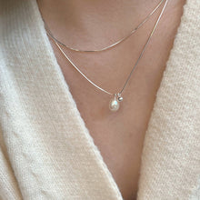 Load image into Gallery viewer, S925 Sterling Silver Simple Double Layer Twin Pearl Necklace Personalized Clavicle Chain