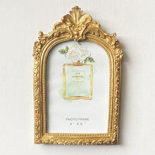 Load image into Gallery viewer, European Photo Frame Decoration Bedroom Decorative Photo Frame Golden Resin Photo Frame 6-Inch 7-Inch Wall Hanging Photo Frame