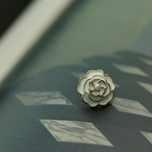 Load image into Gallery viewer, 5pcs/Set Pearl Camellia Buttons Black White Metal Buttons Suit Cardigan Decorative Buckle