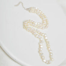 Load image into Gallery viewer, French Baroque Freshwater Pearl Necklace Elegance Retro Simple Necklace Clavicle Chain