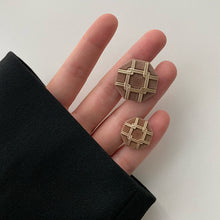 Load image into Gallery viewer, 5pcs/Set Retro Style Button Fluff Button DIY Sweater Decorative Buckle