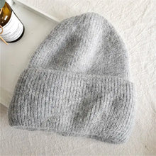 Load image into Gallery viewer, Men's and women's cold hats, winter hats, women's windproof pullover knitted hats, versatile and warm woolen hats