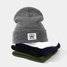 Load image into Gallery viewer, Unisex Letter Labal Beanies for Men Women Fashion Knitted Winter Hat Solid Hip-hop Skullies Hat Bonnet