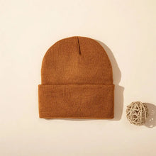 Load image into Gallery viewer, 1pc Solid Color Unisex Beanie Hat,Versatile Outdoor Autumn and Winter Casual Warm Cap,Suitable for Winter Christmas,Sking