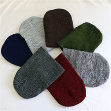 Load image into Gallery viewer, New Solid Color Winter Hats Keep Warm Outdoor Knitted Hat Woman Men Beanies