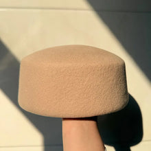 Load image into Gallery viewer, Retro Flight Attendant Ball Hat Women's 100% Wool Felt Beret Party Charming Hat Wedding Cocktail Party Medicine Box Hat