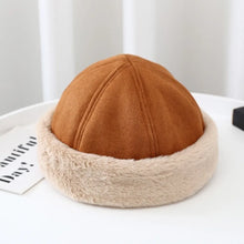 Load image into Gallery viewer, Cozy Versatile Winter Landlord Hats Retro Warm Melon Hat Thick Felt Hat Unisex