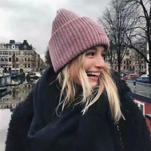 Load image into Gallery viewer, Classic square smiley face adult wool knitted hat thickened warm cold hat European and American couple woolen hat