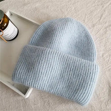 Load image into Gallery viewer, Men's and women's cold hats, winter hats, women's windproof pullover knitted hats, versatile and warm woolen hats