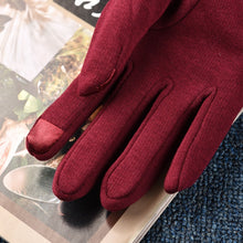 Load image into Gallery viewer, Classic Women's Non-Inverted Velvet Four-Button Velvet Thickened Cycling Touch Screen Warm Gloves
