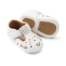 Load image into Gallery viewer, New Collection Baby Girls First Step Shoes Baby Moccasins Soft Bottom Antiskid Toddler Baby Shoes Girls Shoes