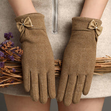 Load image into Gallery viewer, Symbol Rabbit Plush De Suede Bow Touch Screen Warm Outdoor Clothing All-Matching Gloves