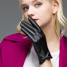 Load image into Gallery viewer, Leather Gloves Full Touch Screen Driving Electric Car Fashion Autumn and Winter Fleece Lined Padded Warm Keeping Gloves