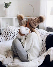 Load image into Gallery viewer, Large Hemp Flowers Parent-Child Pullover Knitting Hat Autumn and Winter Fur Ball Woolen Cap