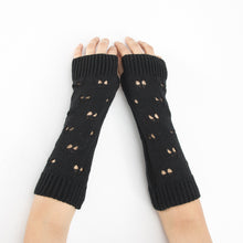 Load image into Gallery viewer, Jacquard Heart Knitted Wool Keep Warm Arm Sleeve Men's and Women's Mid-Length Ski Fingerless Gloves