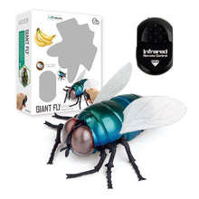 Load image into Gallery viewer, Infrared RC Insect Remote Control Simulation Mantis Prank Joke Trick Bugs Kids Gift