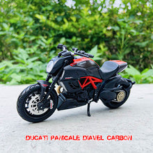 Load image into Gallery viewer, 1:18 The New Ducati Super Naked V4 S red original authorized simulation alloy motorcycle model toy car gift collection