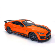 Load image into Gallery viewer, 1:18 New 2020 Custom Edition Ford Shelby GT500 Alloy Retro Car Model Classic Car Model Car Decoration Collection gift