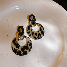Load image into Gallery viewer, Vintage Leopard Print Geometric Circle Earrings for Women New Trendy Temperament High-End Atmospheric Earrings Jewelry