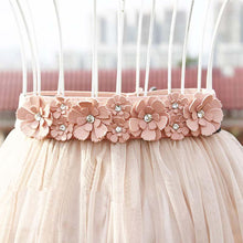 Load image into Gallery viewer, Women's Fashion Flower Elastic Belt Adjustable Belts
