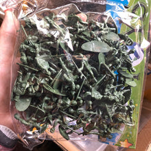Load image into Gallery viewer, 100pcs/lot Hot Bag Soldier Toys 12 stype Static Small Soldier Person Military Model Children Toys Whole Mixed Batch
