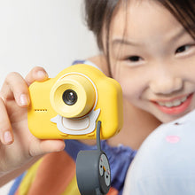 Load image into Gallery viewer, 16G Cute Mini Children's Camera Birthday Gifts Cartoon Penguin Digital Camera
