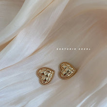 Load image into Gallery viewer, 5pcs/set Turtle Face Heart-Shaped Metal Buttons Alluvial Gold Bright Gold Heart-Shaped Hand Sewing Button Shirt Decorative Buttons
