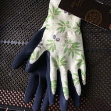 Load image into Gallery viewer, Printed Gardening Gloves Garden Work Digging Soil Picking Vegetables Planting Flowers Rose Cactus Anti-Piercing Anti-Tie Waterproof
