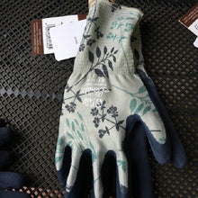 Load image into Gallery viewer, Printed Gardening Gloves Garden Work Digging Soil Picking Vegetables Planting Flowers Rose Cactus Anti-Piercing Anti-Tie Waterproof
