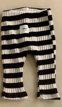Load image into Gallery viewer, Autumn Winter Children Ribbed Striped Thick Warm Leggings Girl Baby Cotton Casual Pants Boy Infant Fashion Trousers Kid Clothes
