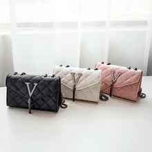 Load image into Gallery viewer, Black Luxury Handbags And Purse Women PU Leather Messenger Shoulder Bag Plaid Female Crossbody Bag Tassel Quilted
