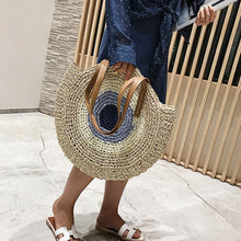 Load image into Gallery viewer, Large Capacity Round Women Fashionable Straw Woven Shoulder Bag Handmade Summer Beach Travel Holiday Women Tote Bags

