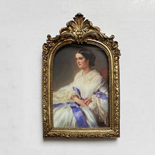 Load image into Gallery viewer, European Photo Frame Decoration Bedroom Decorative Photo Frame Golden Resin Photo Frame 6-Inch 7-Inch Wall Hanging Photo Frame
