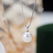 Load image into Gallery viewer, S925 Sterling Silver Natural Freshwater Pearl Pendant Necklace Ladies Clavicle Chain

