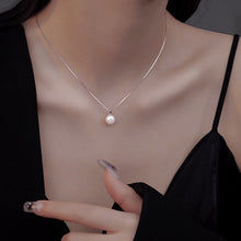 Load image into Gallery viewer, S925 Sterling Silver Natural Freshwater Pearl Pendant Necklace Ladies Clavicle Chain
