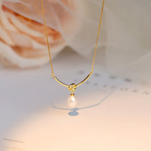 Load image into Gallery viewer, 925 Sterling Silver Natural Freshwater Pearl Necklace Ornament Women's Pendant Chain Clavicle Chain
