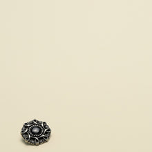 Load image into Gallery viewer, 5pcs/Set Retro Antique Style Metal Buttons Antique Silver Double-Sided Clothing Ingredients Buttons
