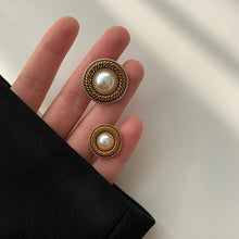 Load image into Gallery viewer, 5pcs/set Retro Style Clothing Decorative Button Metal Pearl Button Winter Coat Coat Decorative Buckle
