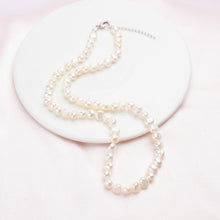 Load image into Gallery viewer, French Baroque Freshwater Pearl Necklace Elegance Retro Simple Necklace Clavicle Chain
