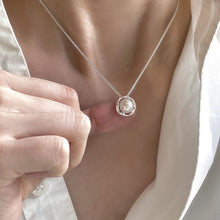 Load image into Gallery viewer, S925 Silver French Style Vintage Pearl Necklace Female Ins Style Geometric round Clavicle Chain
