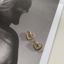 Load image into Gallery viewer, 5pcs/Set Metal Heart Hollow out Clothing Ornament Buttons
